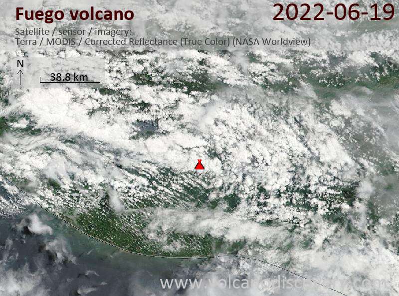 Спутниковое изображение вулкана Fuego 20 Jun 2022