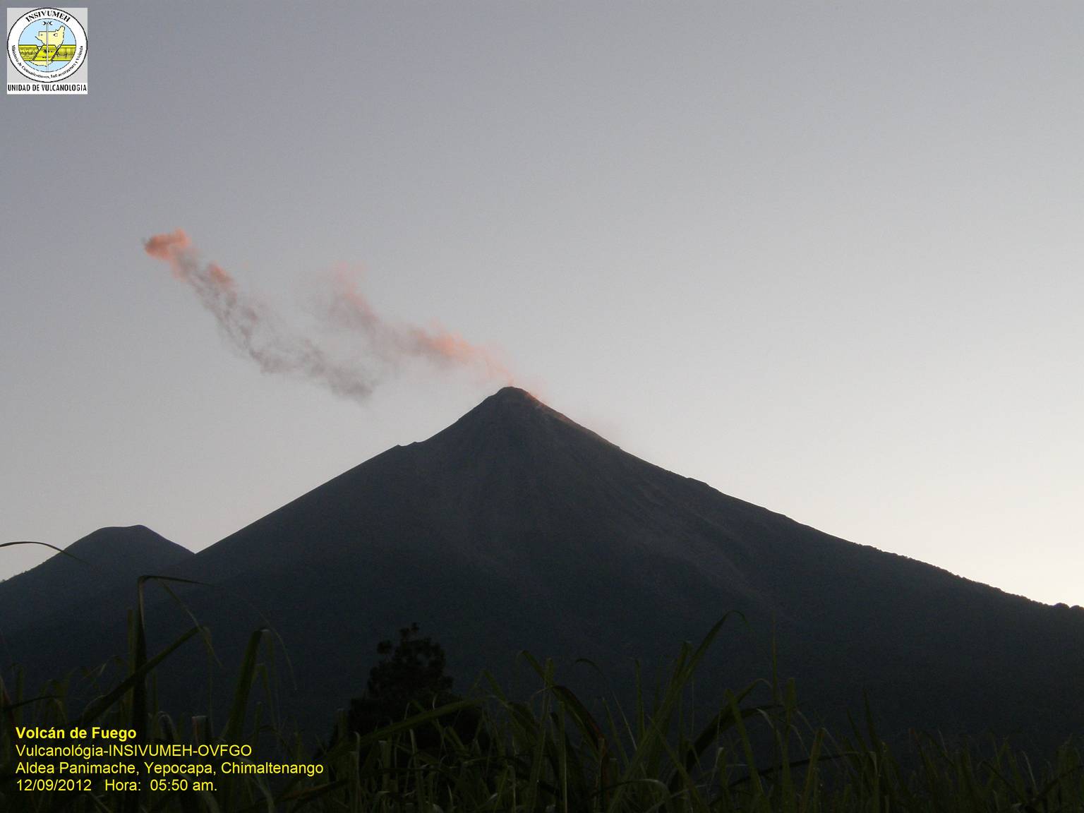 Fuego on the morning of 12 Sep 2012