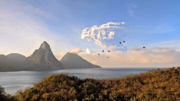 Spectacular ash plume visible from Saint Lucia Island (image: Sean Field: instagram.com/p/CNmy3BWgw2P)