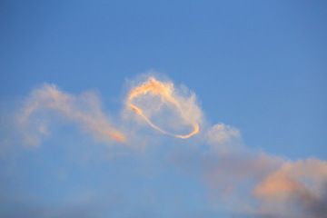 Steam ring from Etna's SE crater (photo: Emanuela / VolcanoDiscovery Italia)