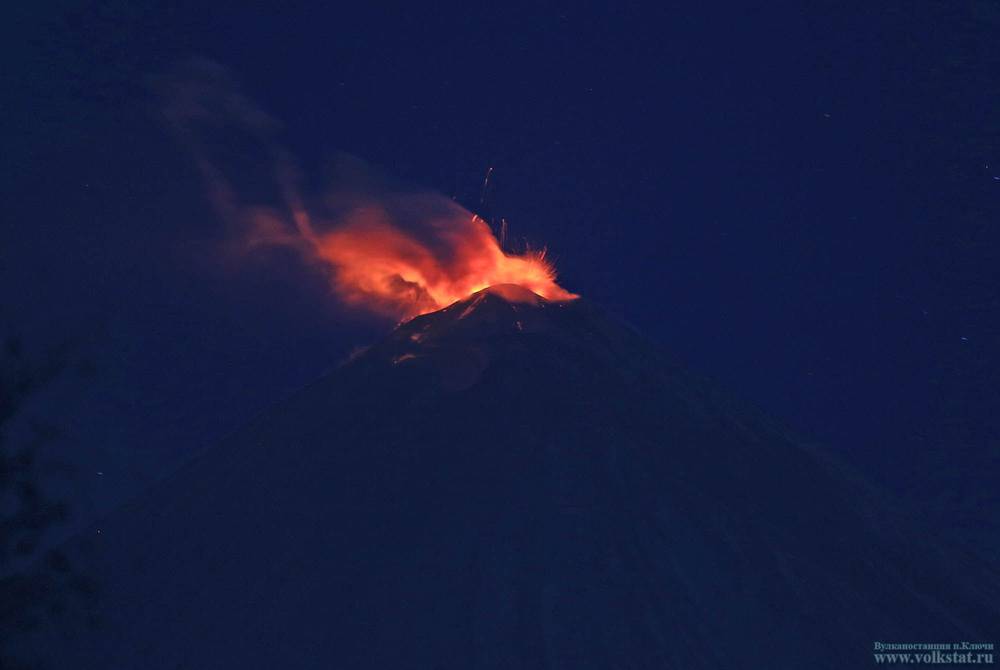 Strombolian activity at Klyuchevskoy volcano on 16 April (image: Yury Demyanchuk)