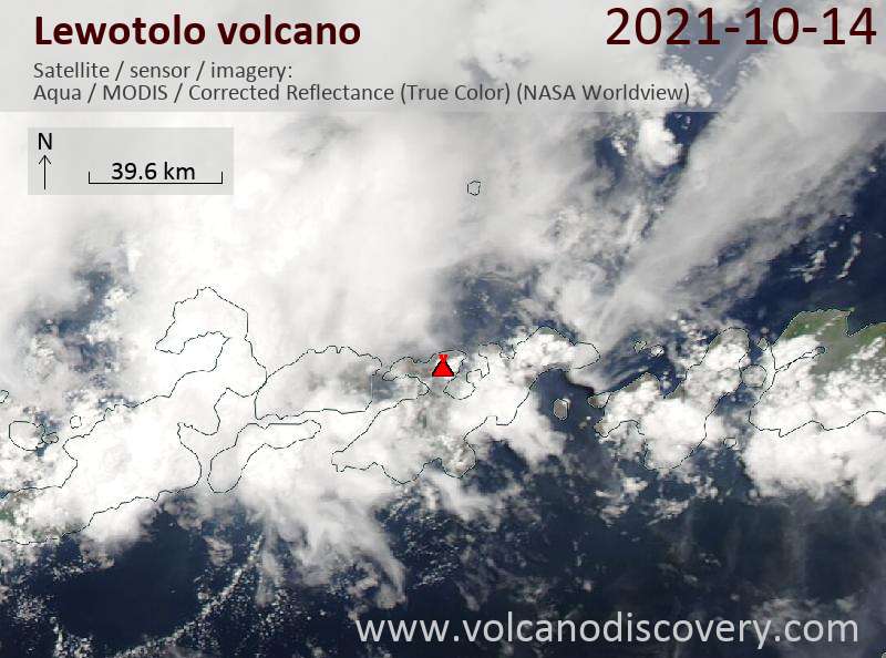 Satellitenbild des Lewotolo Vulkans am 14 Oct 2021