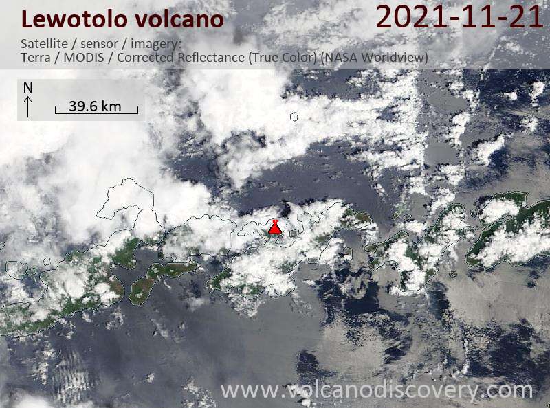 Satellitenbild des Lewotolo Vulkans am 21 Nov 2021