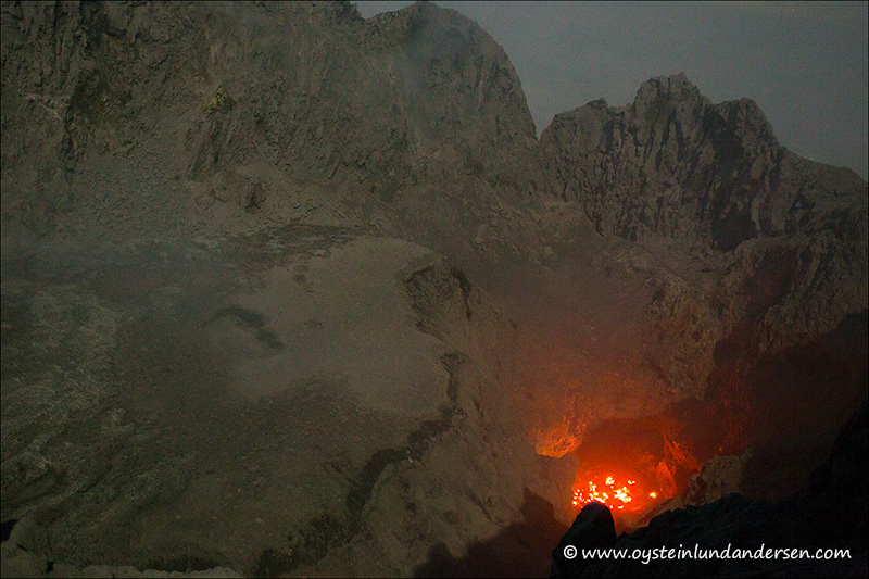 The crater of Merapi volcano (photo: Øystein)