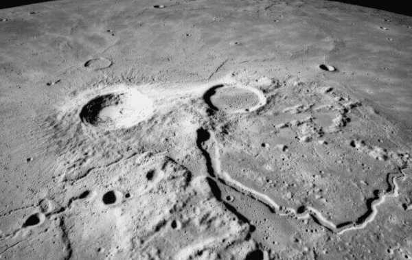 Schroeter's Valley on the Moon, sculpted by komatiite lava flows. Photo Credit: NASA.