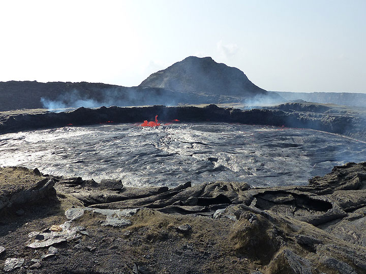 The lava lake of Erta Ale in late Nov 2015 (photo: Ingrid / VolcanoDiscovery)