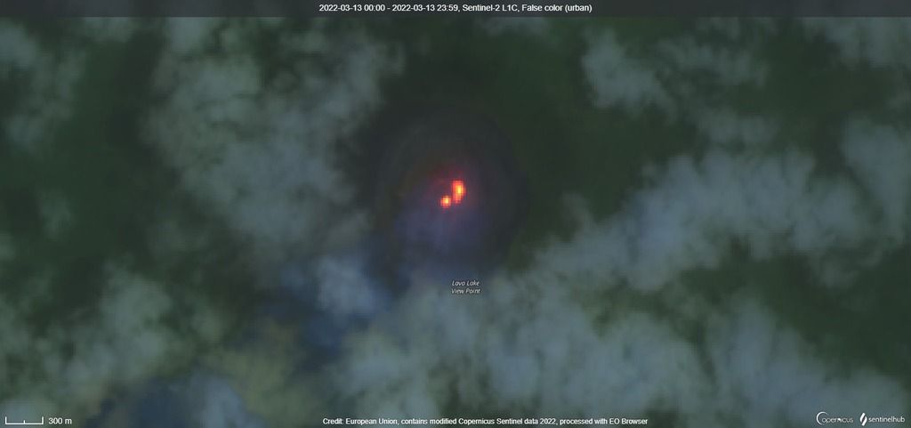 Increasing SO2 emissions from the Nyiragongo's main crater as seen from space (image: Sentinel 2)