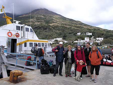 Group photo in front of Stromboli volcano - VolcanoDiscovery tour to Southern Italy, April 2005.