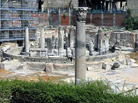 The Macellum in Pozzuoli, a Roman market (falsely known as Serapide temple)