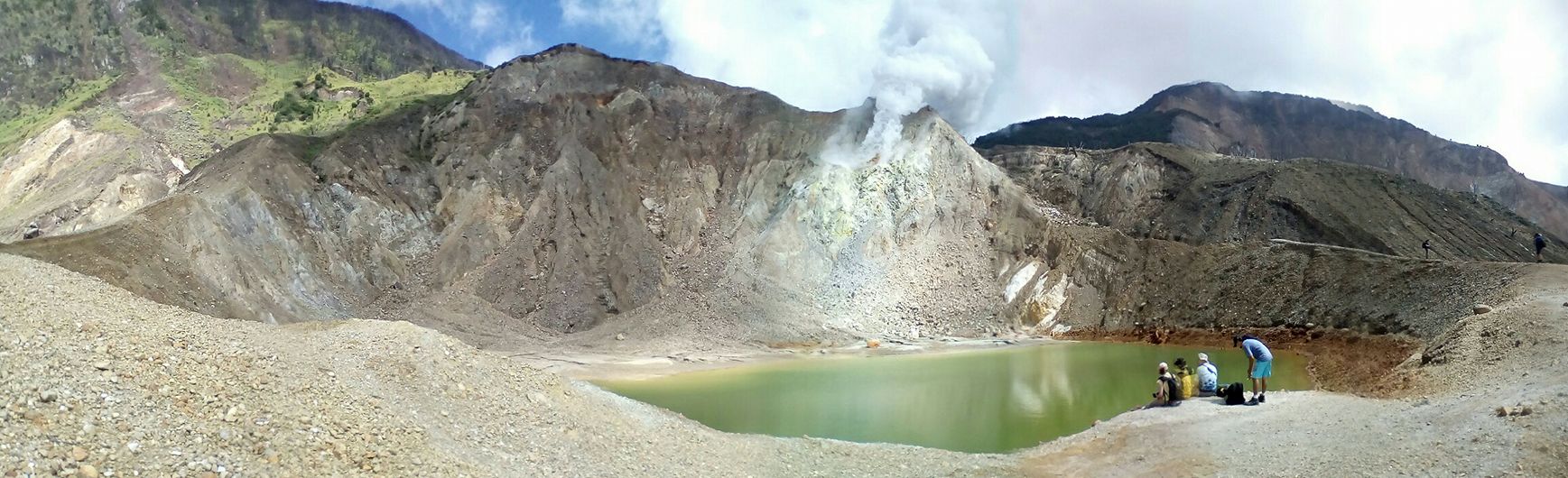 Papandayan volcano crater lake