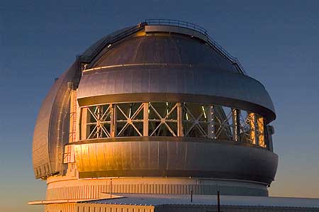The Gemini North telescope from outside
