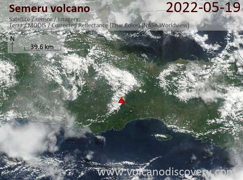 Satellite image of Semeru volcano on 19 May 2022