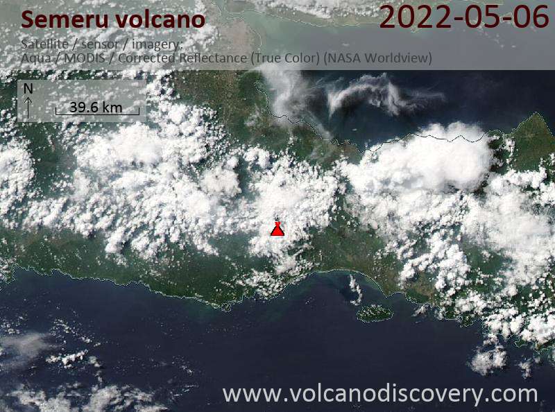Satellite image of Semeru volcano on  6 May 2022