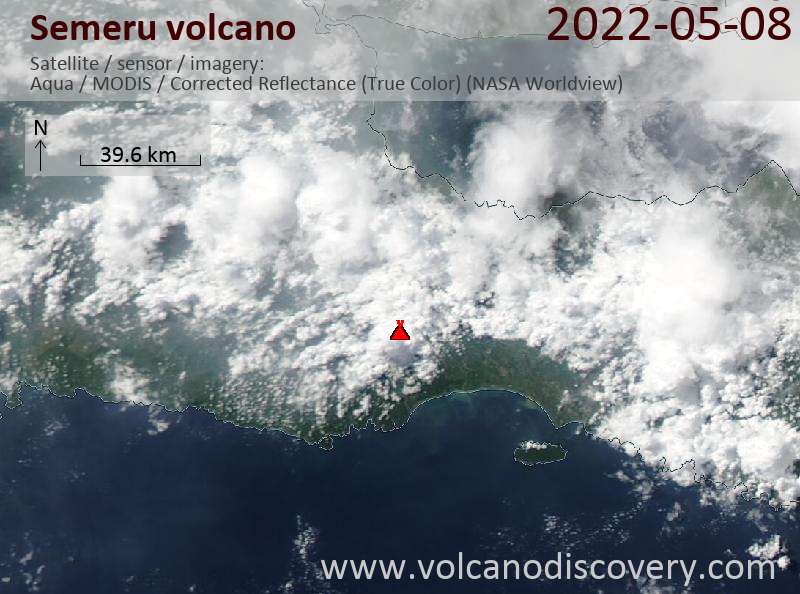 Satellite image of Semeru volcano on  8 May 2022
