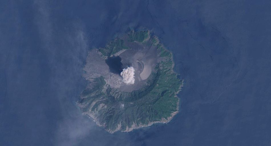 Santinel-2 image from 27 Feb 2019 showing erupting Barren Island