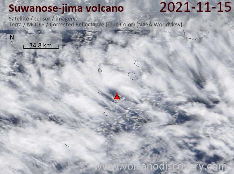 Satellitenbild des Suwanose-jima Vulkans am 15 Nov 2021