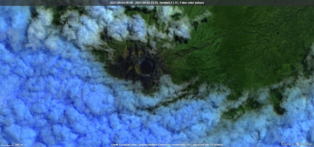 Satellite image of Agung volcano on 4 September (image: Sentinel 2)