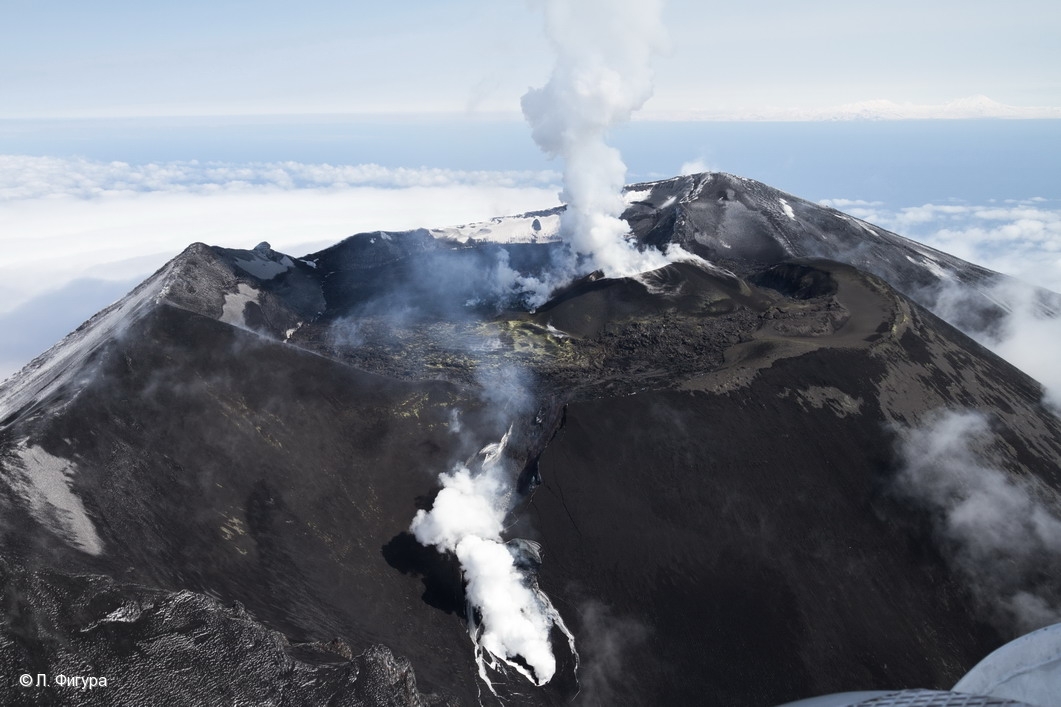 Aerial view of Alaid volcano (Image: L. Fugura / KVERT)