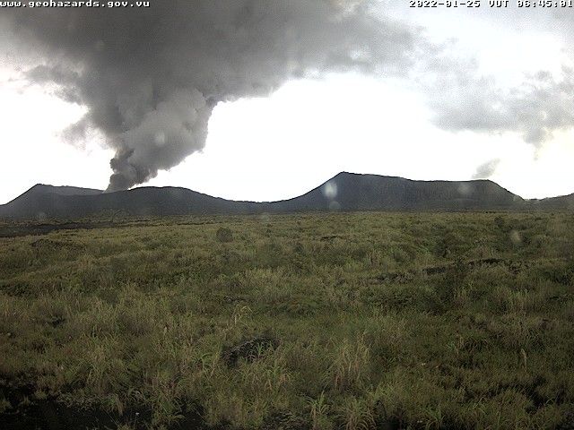 Dense and dark ash plume from Ambrym volcano this morning (image: VMGD)
