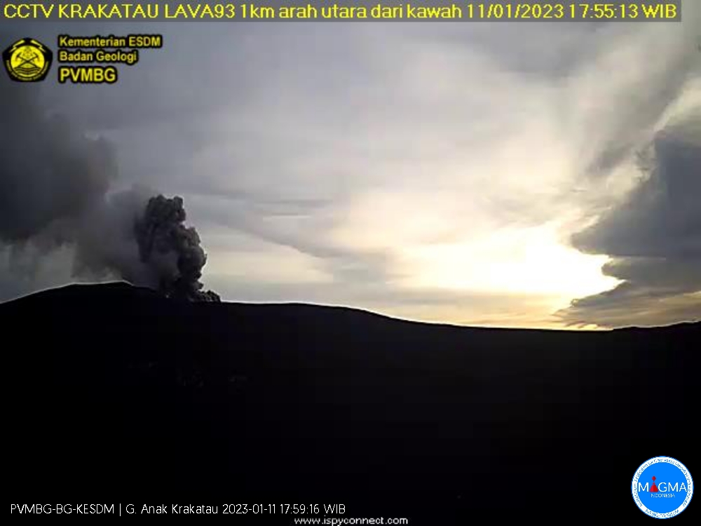 Ash plume from Anak Krakatau in the late afternoon yesterday (image: PVMBG)