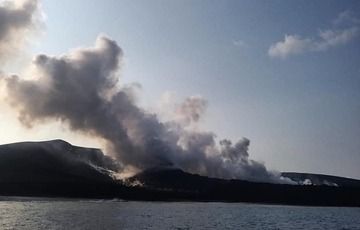 Steaming/degassing from Krakatau volcano on 6 June (image: PVMBG)