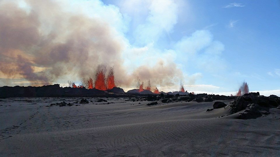 The eruptive fissure seen today (Univ. Iceland / facebook)