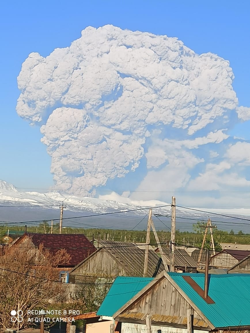 Huge ash column from Bezymianny volcano today (image: Kirill Bakanov/twitter)
