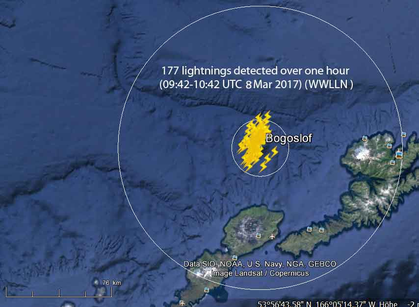 Lightnings detected in the ash plume within one hour shortly after the eruption (WWLLN / AVO)