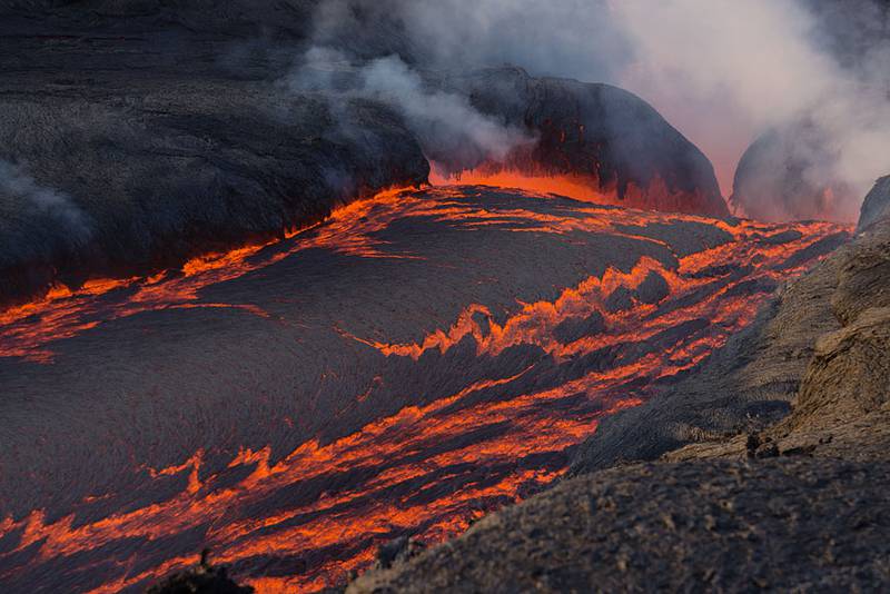 Lava cascade during the Fogo eruption (Dec 2014) (copyright: Martin Rietze)
