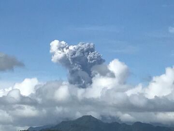 Phreatic explosion at Bulusan this afternoon (image: PHILVOLCS)
