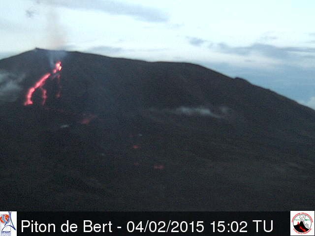 View of the eruption (OVPF webcam)