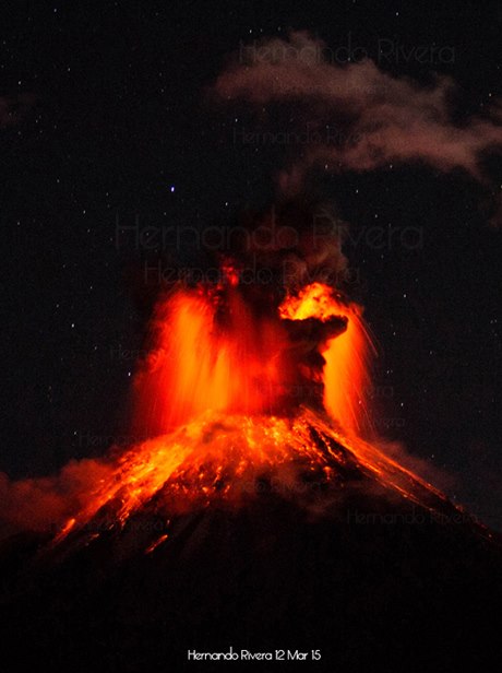 Eruption of Colima around 1 am on 12 March (photo: Hernando Rivera)