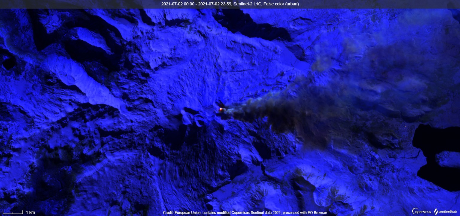 Satellite image of steam-gas and ash emissions extended to the SE and E-NE of the volcano on 2 July (image: Sentinel 2)