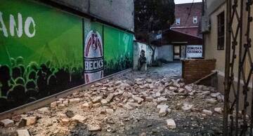 Fallen bricks in Sisak town (?) (image: index.hr)