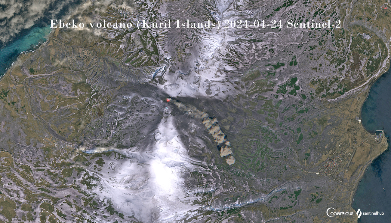 Elevated heat anomaly suggests rise of new magma at Ebeko (image: Sentinel-2)