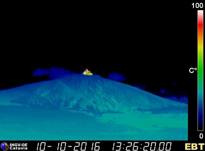 Thermal image (view from Bronte) of the explosion at Bocca Nuova crater (INGV Catania)