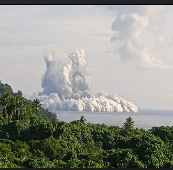 The submarine eruption at Epi volcano generated dense ash clouds this morning (image: VMDG)
