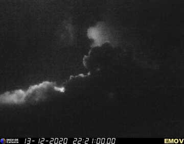 The moment the dense ash plume drifts towards the camera, blocking most of the view