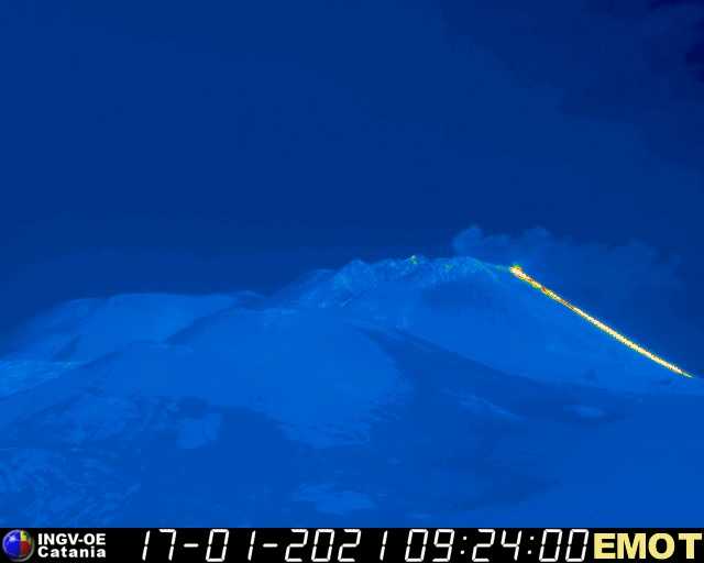 Lava flow from Etna's New SE crater this morning seen on the INGV thermal webcam