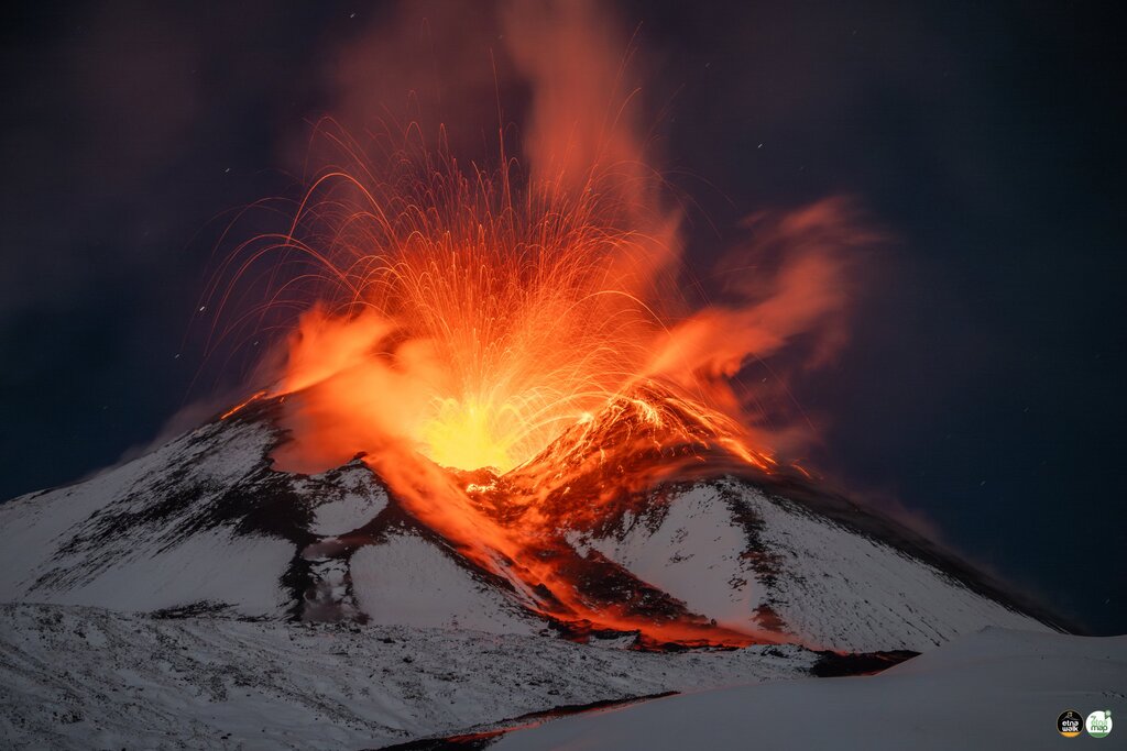Strombolian activity from the SE Crater (image: Etna Walk)