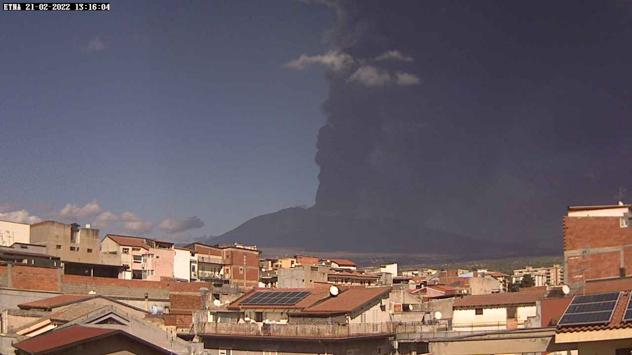 Etna today seen from Catania (image: Radio Touring webcam)