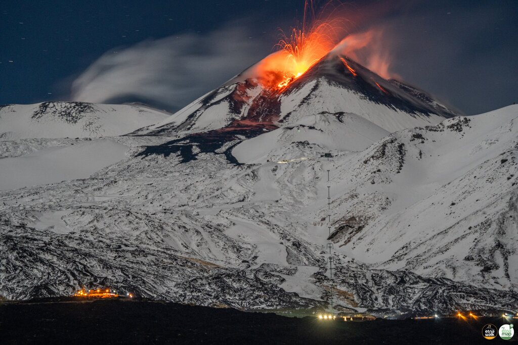 Strombolian activity from the SE Crater (image: Etna Walk)
