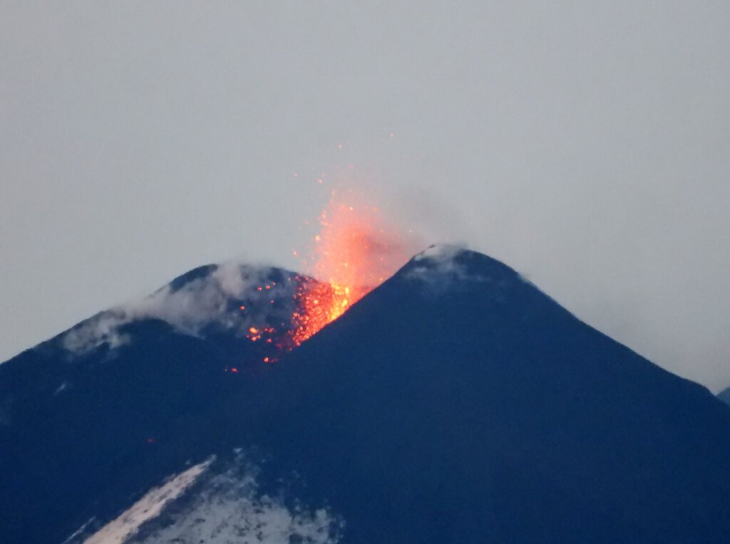 Molten lava bombs from the SE Crater (image:  Boris Behncke)