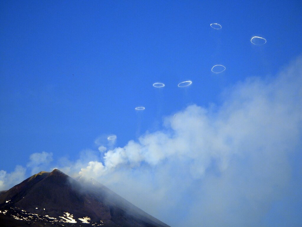 Dozens of steam rings from Etna volcano on 5 April (image: Boris Behncke)