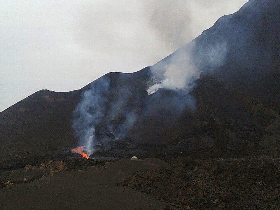 The vents at Fogo volcano and the new lava flow near its source (image: GeoVol)