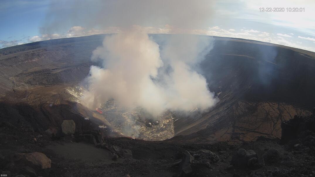 View of the Kilauea crater in the morning of 22 Dec 2020 (image: HVO)