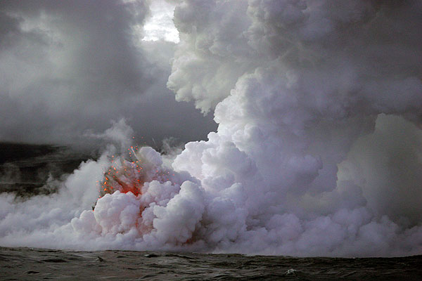 Explosions at the lava sea entry