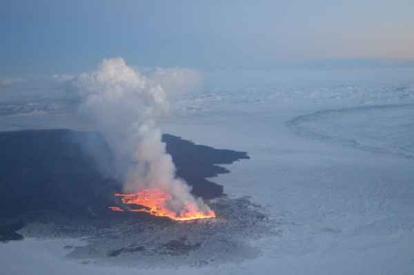 Aerial view of the Holuhraun eruption yesterday (credit: Martin Hensch / IMO)
