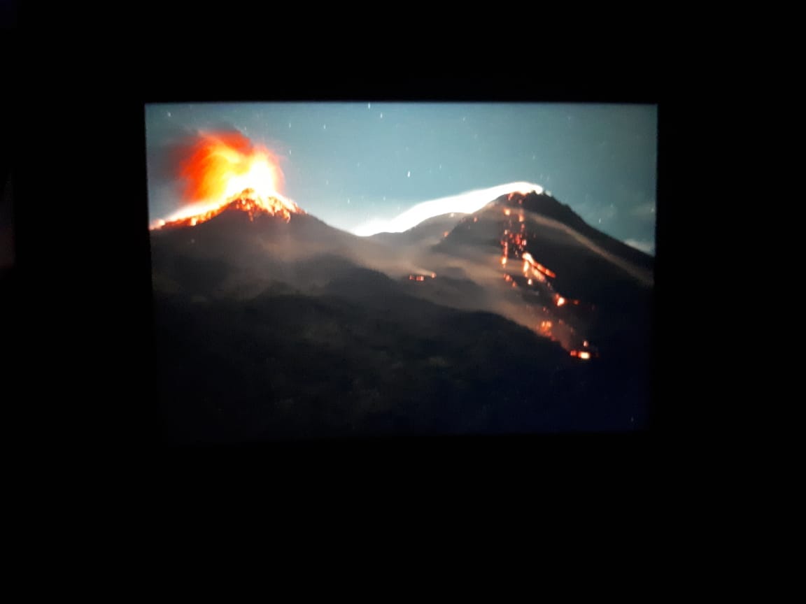 Eruption of Karangetang volcano this morning (image: Andi Rosadi / VolcanoDiscovery Indonesia)