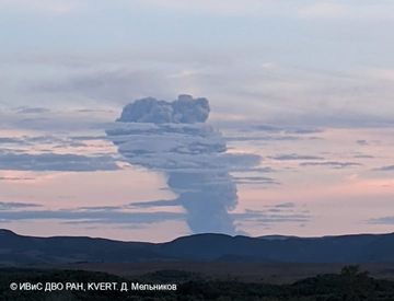 Dense and dark ash plume from Karymsky volcano on 9 July (image: KVERT)